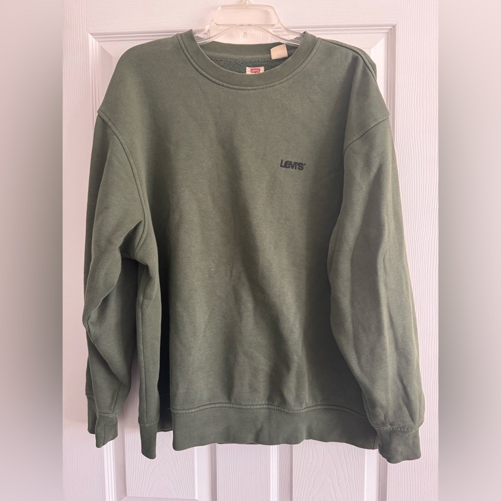 Levi’s sweatshirt